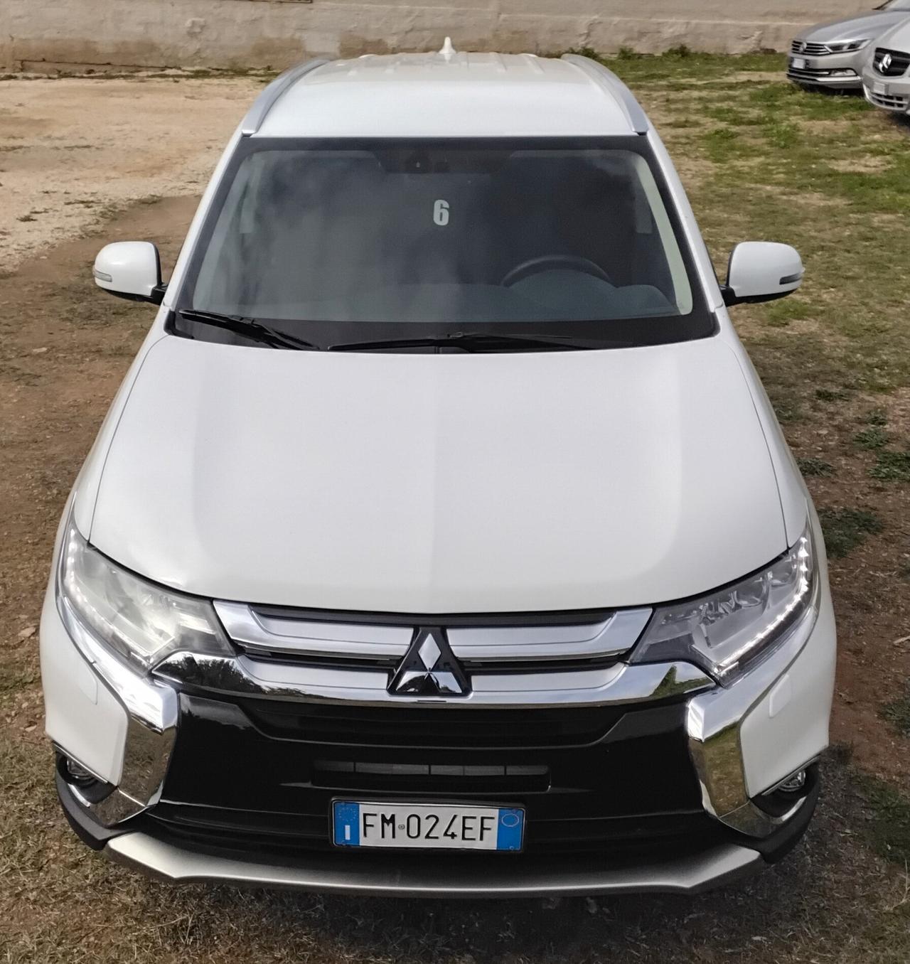 Mitsubishi Outlander 2.2 DI-D 4WD N1 AUTOCARRO