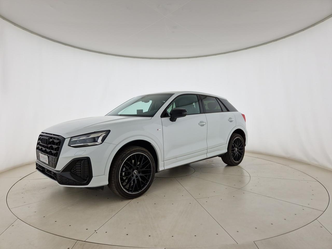 Audi Q2 35 1.5 tfsi identity black s-tronic