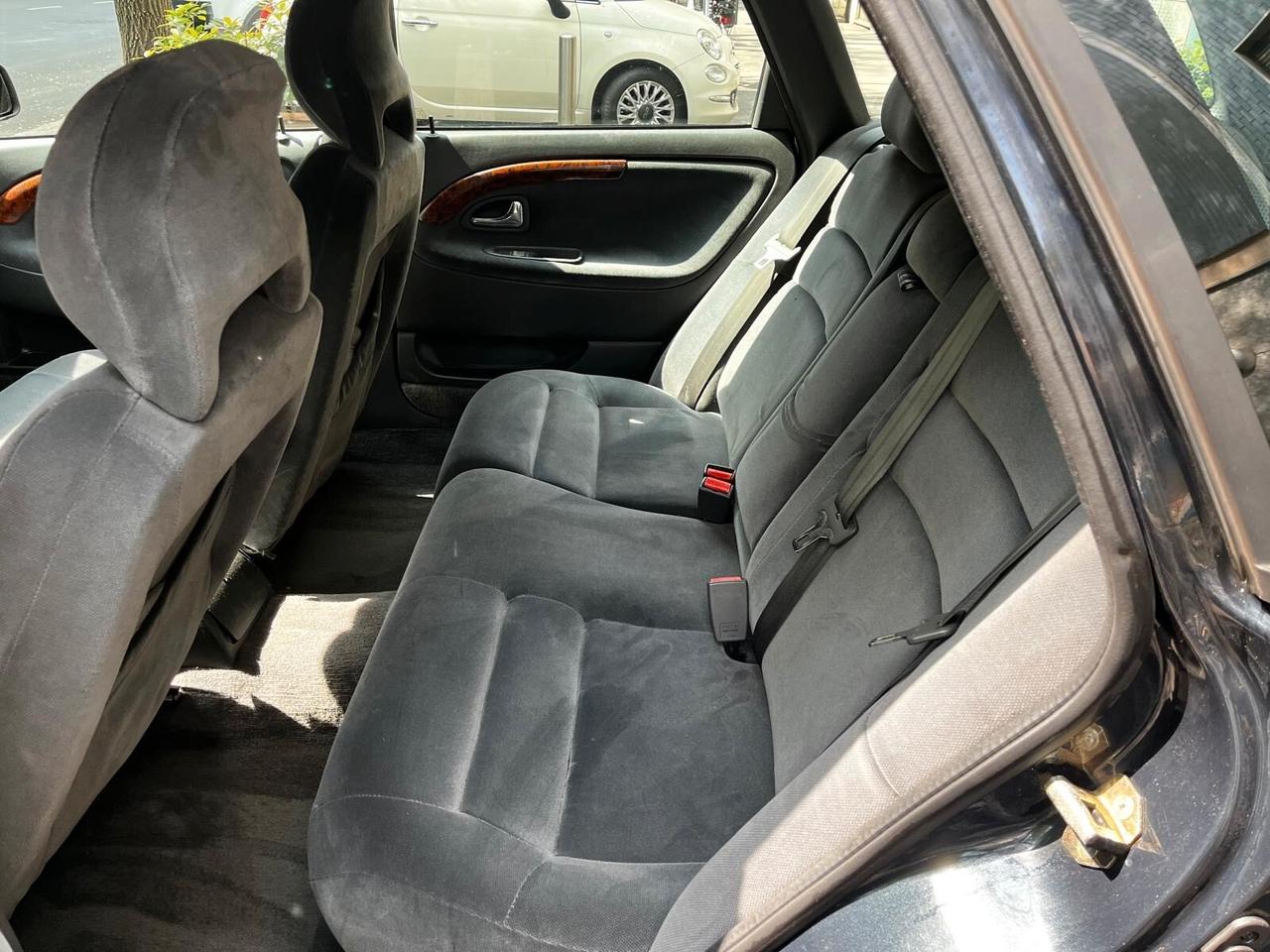 Volvo V40 2.0 16V cat