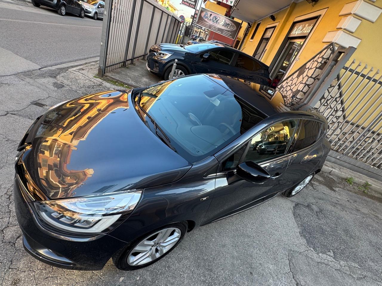 Renault Clio TCe 12V90 CV 5 porte Moschino