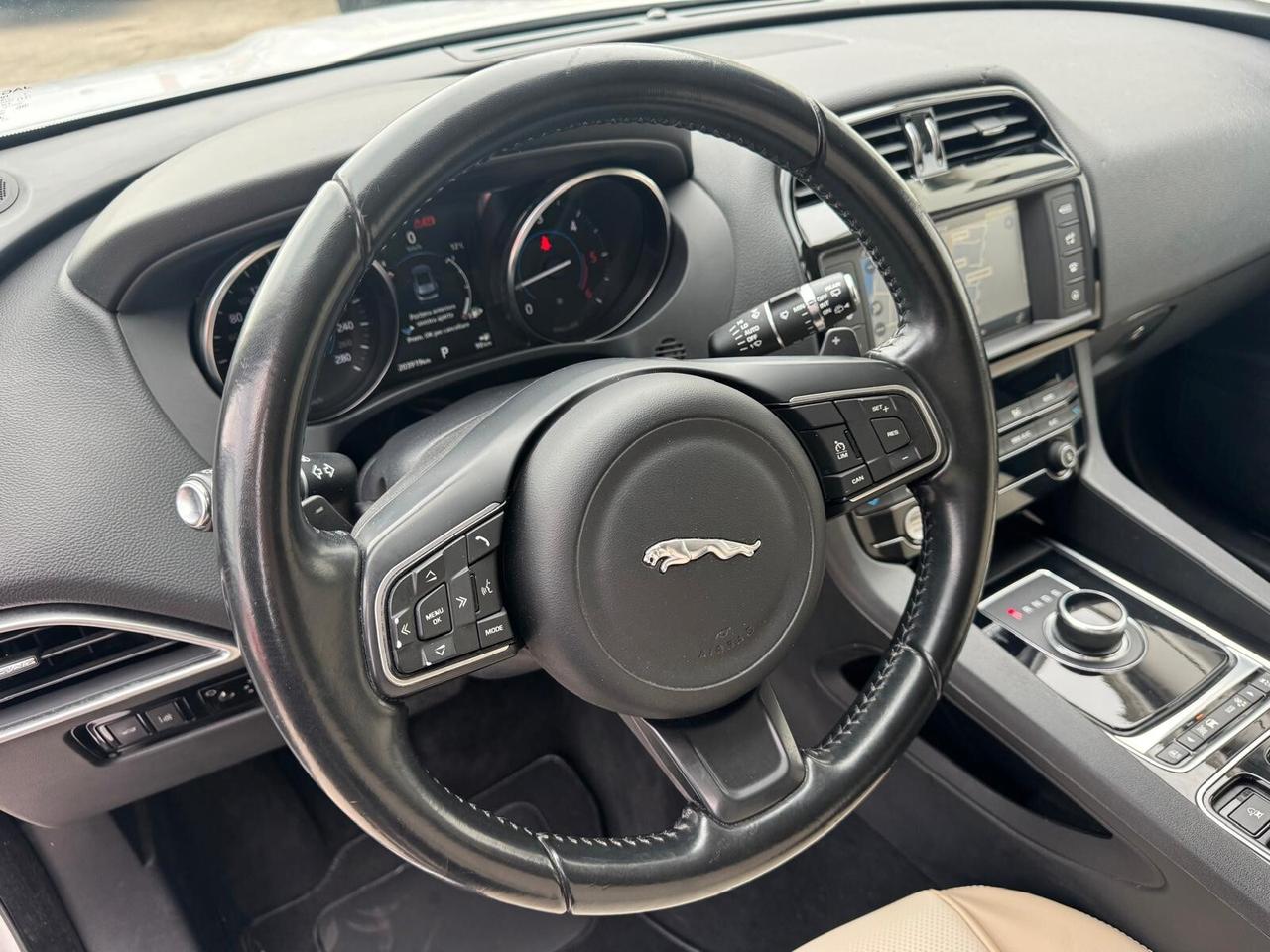 Jaguar F-Pace 2.0 D 180 CV AWD aut. Portfolio