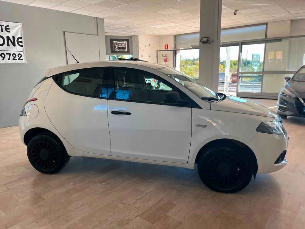 Lancia Ypsilon 0.9 YwinAir Metano Ecochic Elefantino 85 Cv 5p