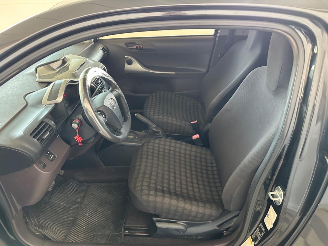 Toyota iQ 1.0 Sol