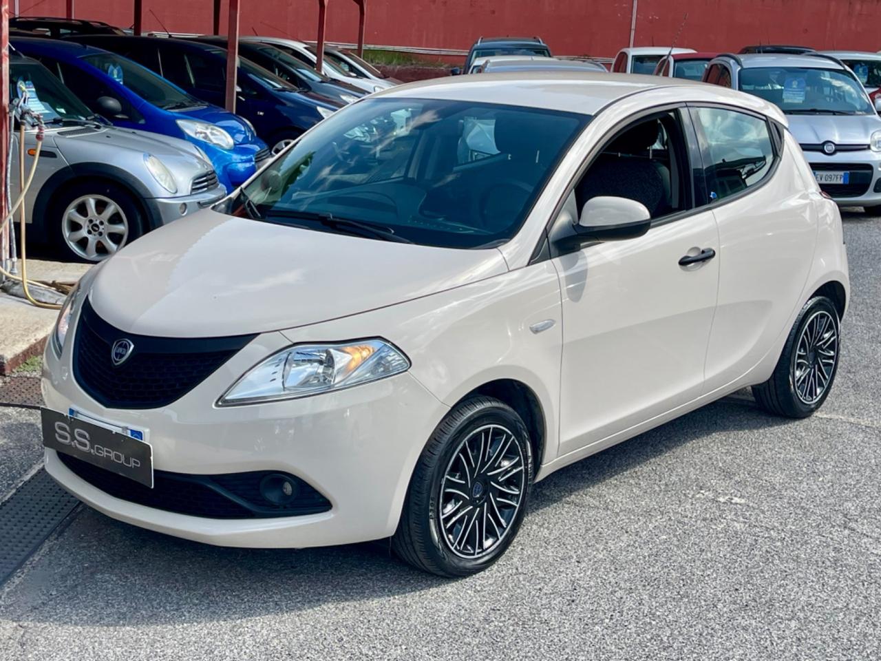 Ypsilon 1.2 69 CV /Platinum/unipro/neopatentati