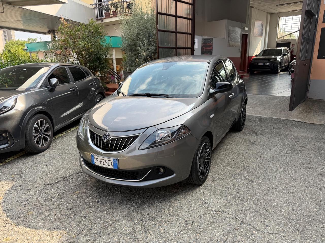 Lancia Ypsilon 1.0 FireFly 5 porte S&S Hybrid Ecochic Gold