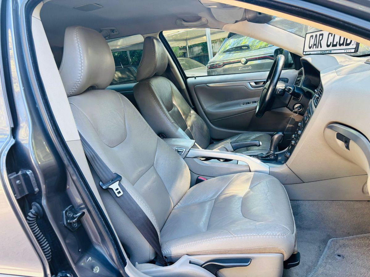 Volvo V70 2.4 D5 Automatica AWD Cross Country