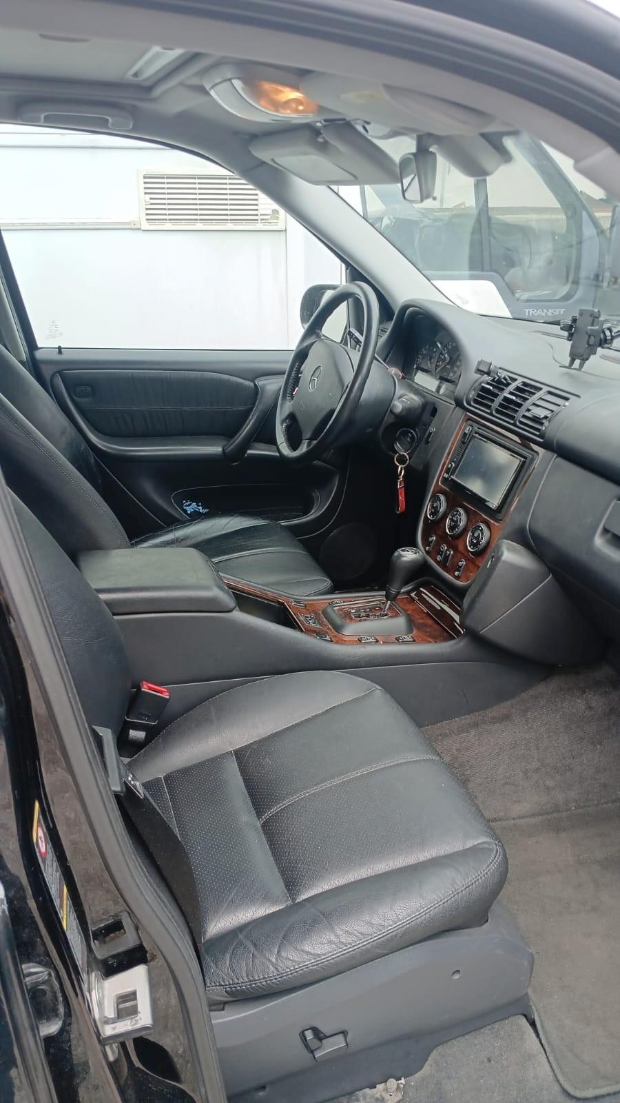 Mercedes-benz ML 270 turbodiesel cat CDI SE Leather