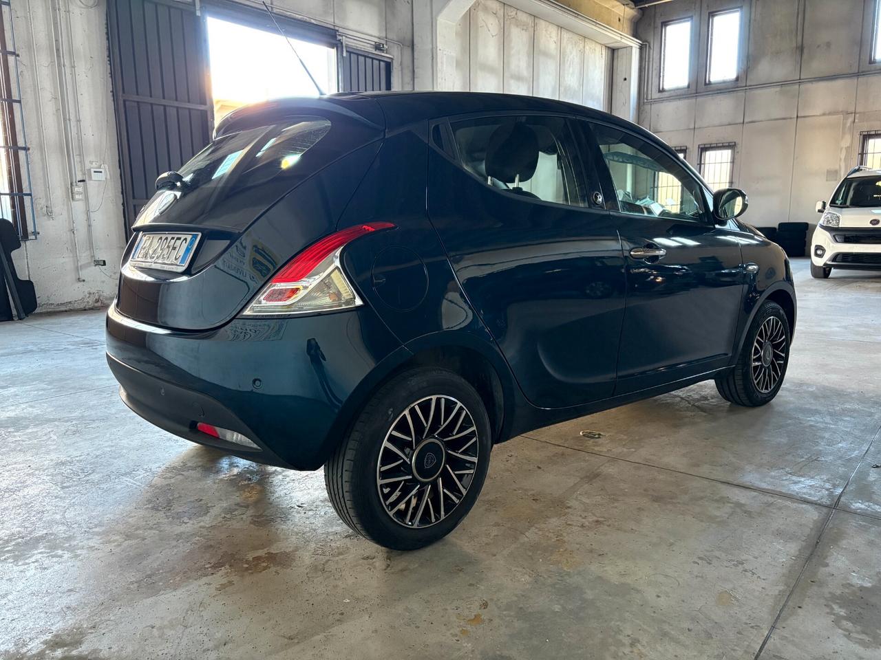 Lancia Ypsilon 1.2 Gold ecochic 69cv GPL Euro 6 5 POSTI