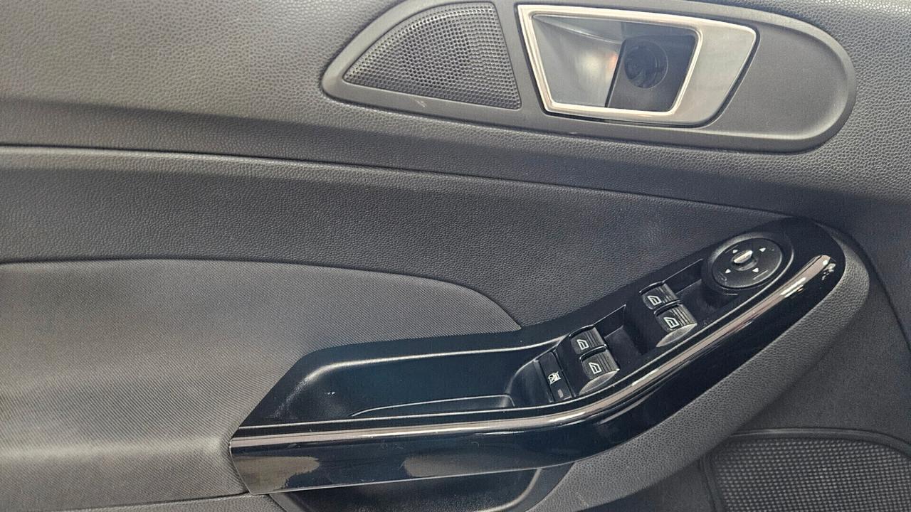 Ford Fiesta 1.5 TDCi 75CV 5 porte Titanium