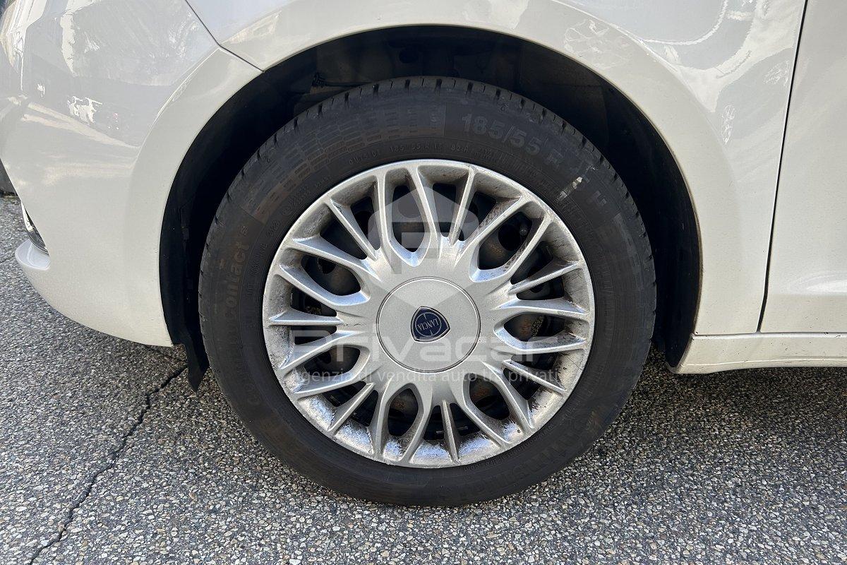 LANCIA Ypsilon 1.2 69 CV 5 porte GPL Ecochic Silver