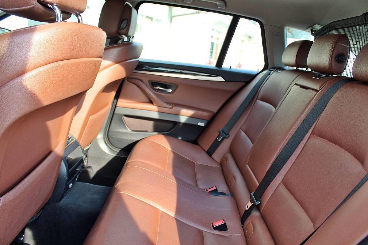 BMW - Serie 5 Touring - 520d Futura