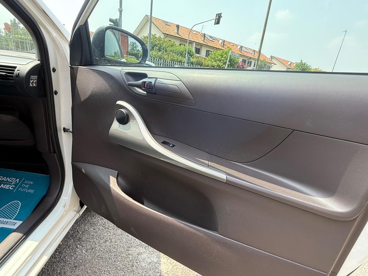 Toyota iQ 1.0 Multidrive