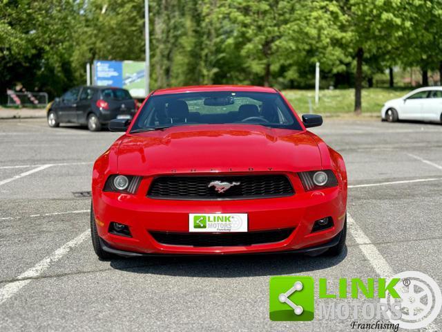 FORD Mustang COUPE