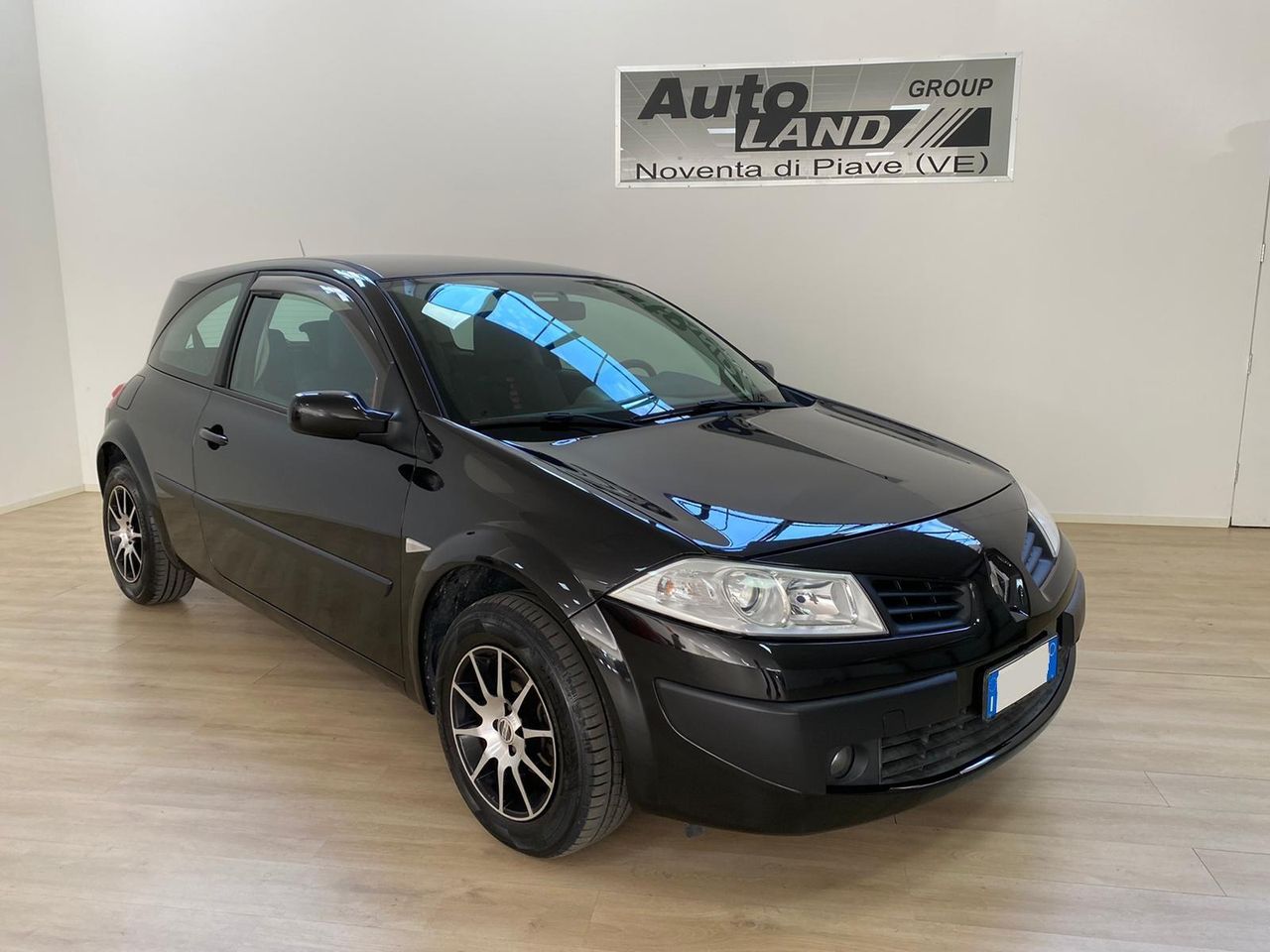 RENAULT Mégane 1.4 16V 4p.