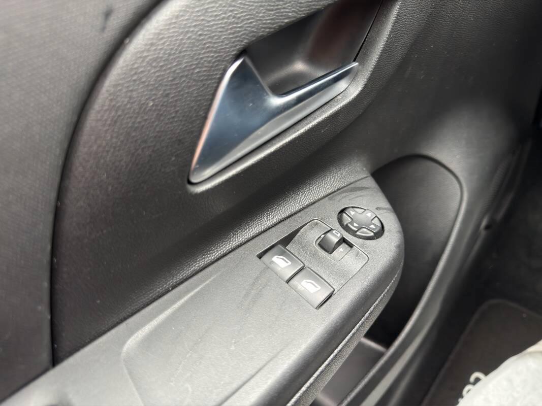 Opel Corsa 1.2 Edition s&s 100cv con CarPlay