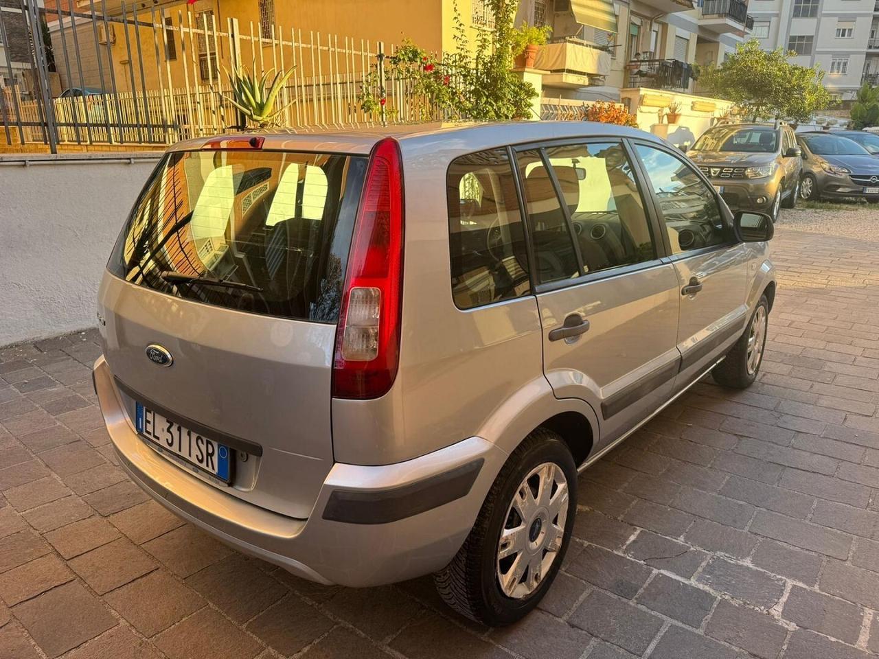 Ford Fusion 1.4 16v 5 p Gpl