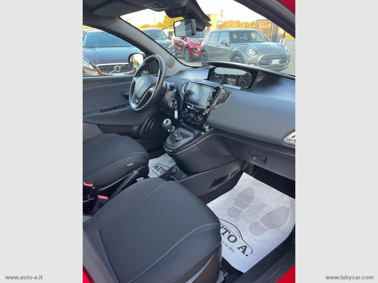 LANCIA Ypsilon 1.0 FireFly 5p.S&S Hybrid Silver Vecchio proprietario privato NO EX NOLEGGIO