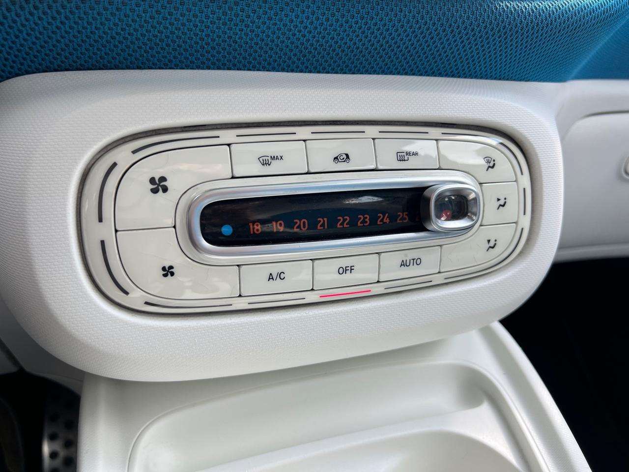 Smart ForFour 70 1.0 Proxy Automatica