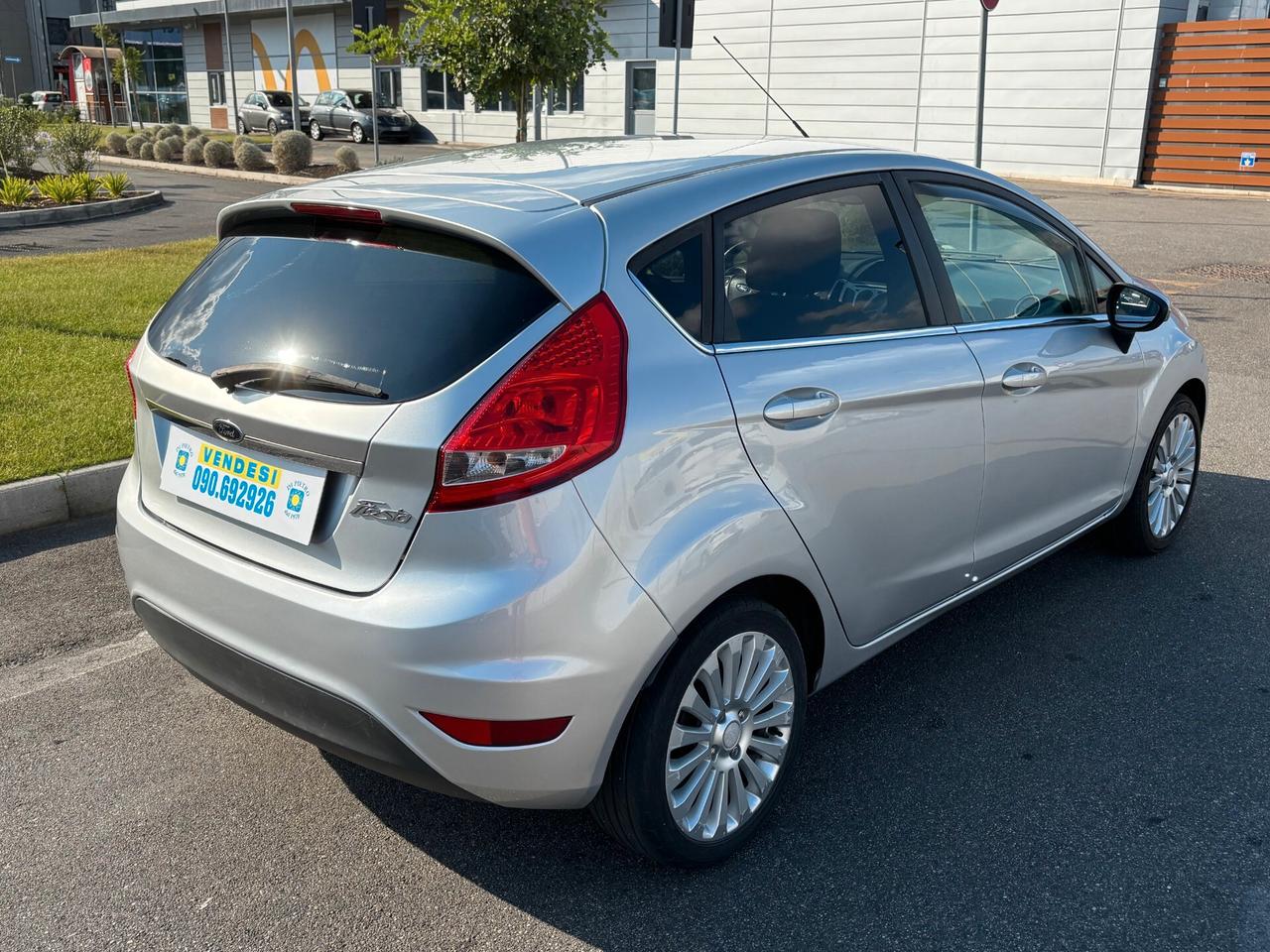 Ford Fiesta 1.4 5 porte Bz.- GPL CONSUMI RIDOTTI, PICCOLA MA COMODA
