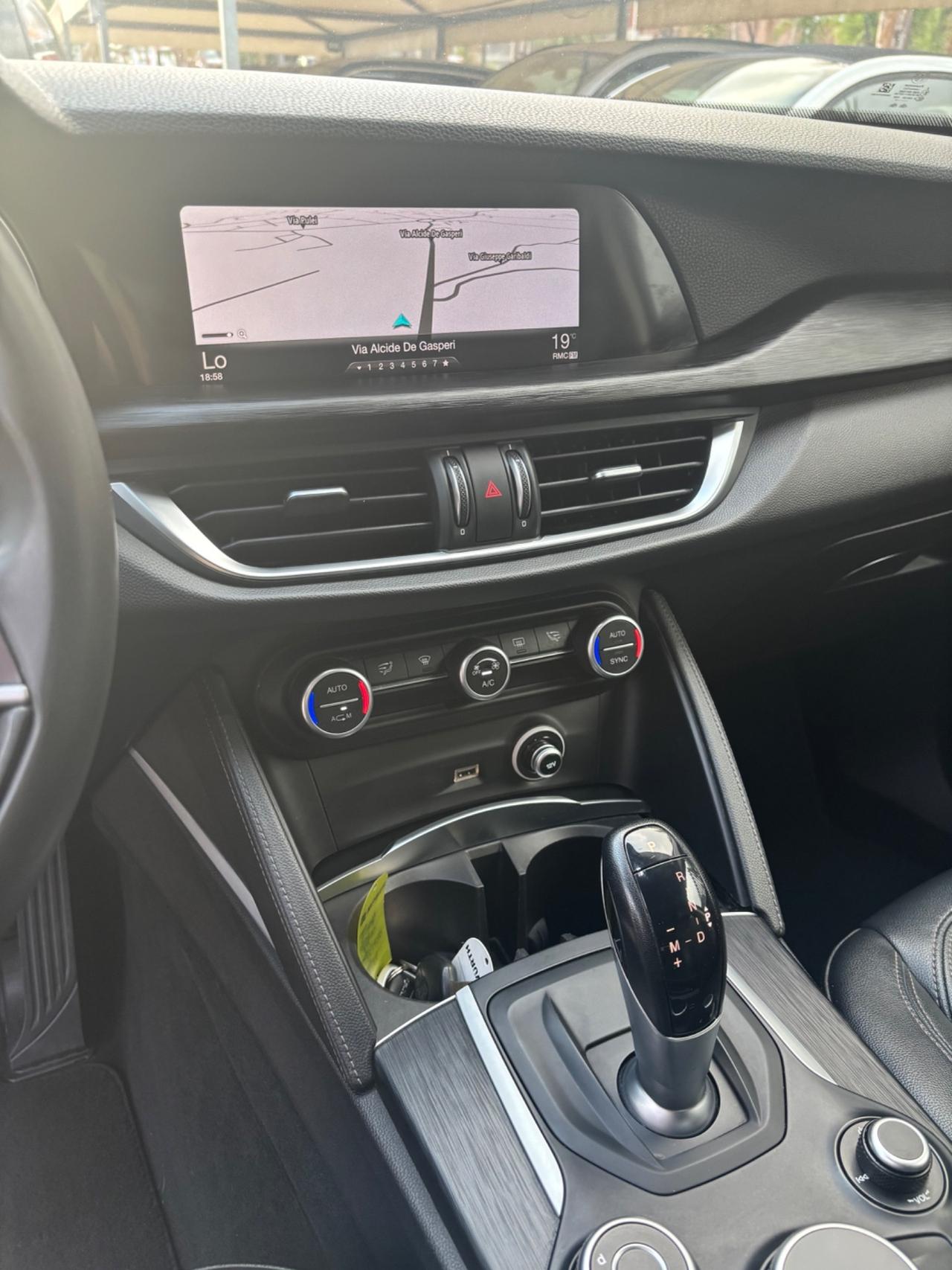 Alfa Romeo Stelvio 2.2 Turbodiesel 210 CV AT8 Q4 Super