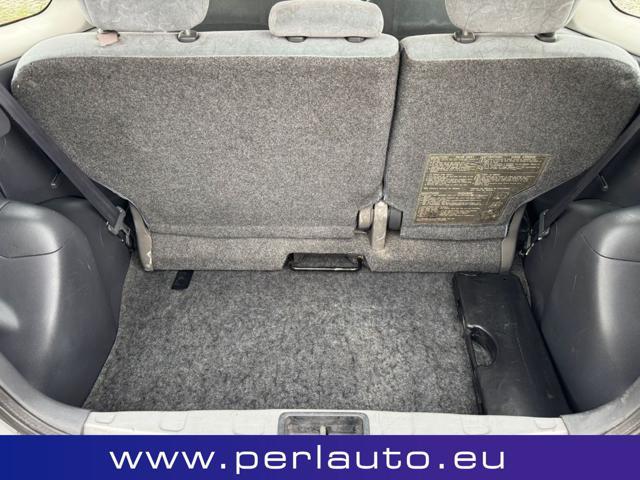 TOYOTA Yaris 1.0i 16V cat 3 porte