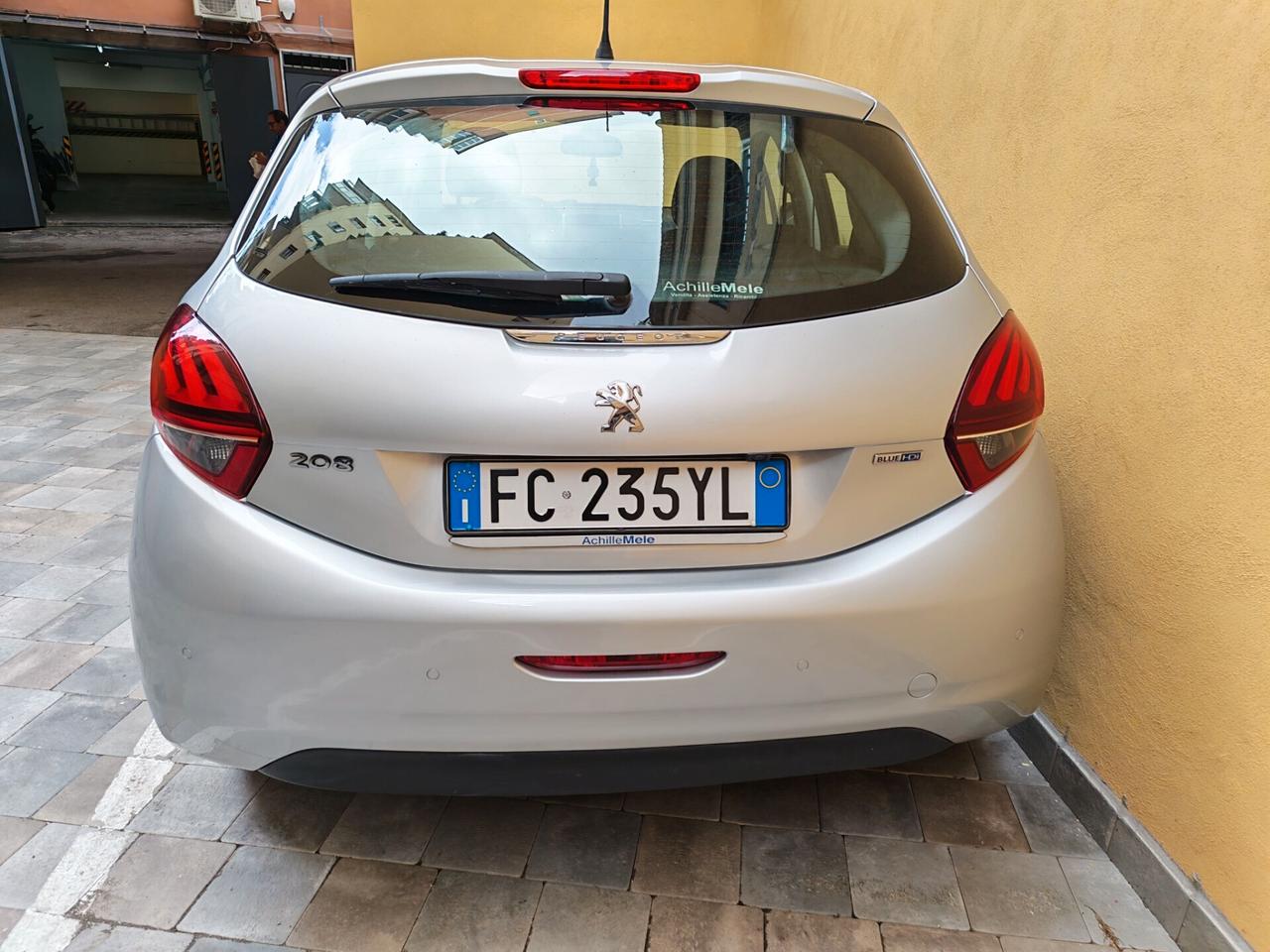 Peugeot 208 BlueHDi 75 5 porte Allure