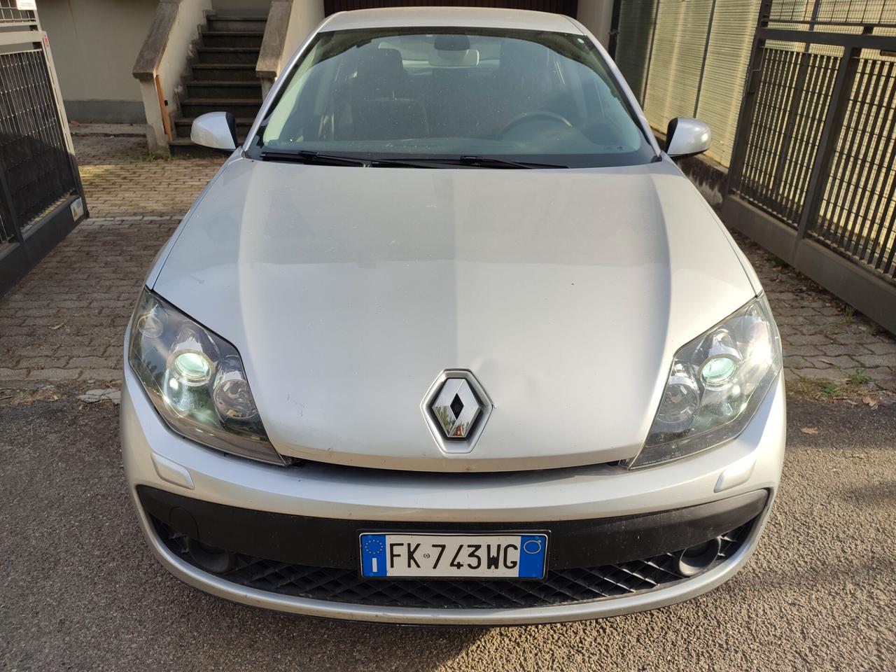 RENAULT NEW LAGUNA 1.5DIESEL BERLINA SPORT POCHI KM