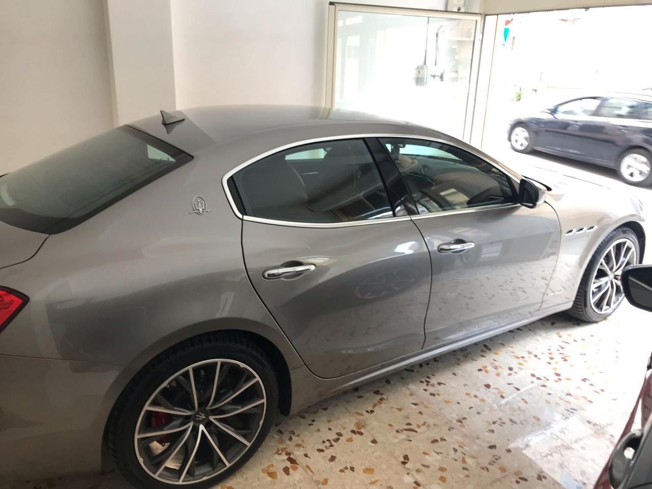 Maserati Ghibli V6 Diesel 250CV Gransport 12/2020