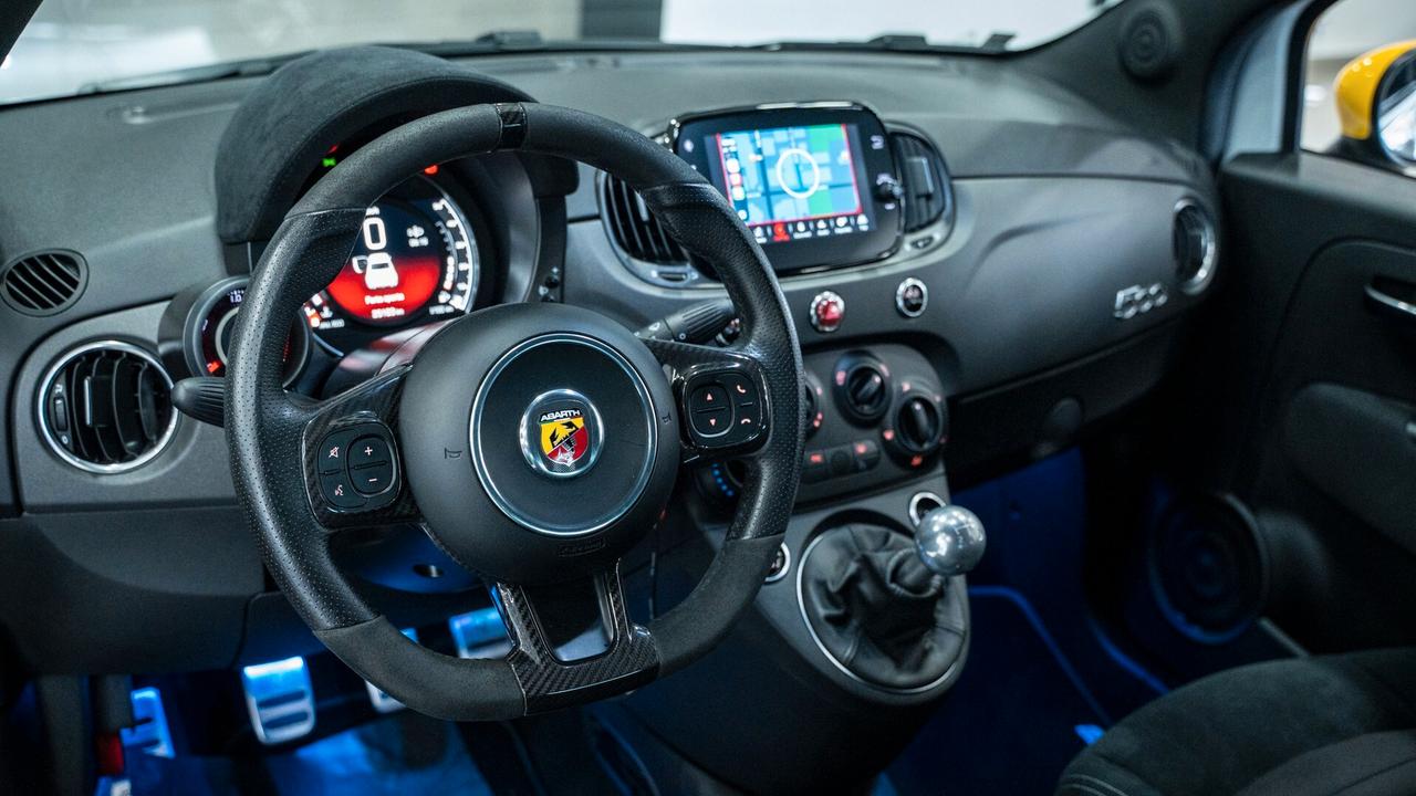 Abarth 695 1.4 TJET 180CV COMPETIZIONE CARBONIO BREMBO SABELT FULL OPTIONAL