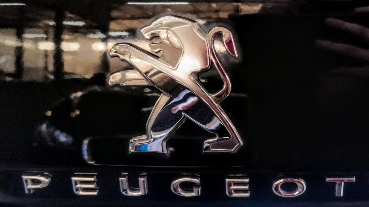 Peugeot 3008 1.5 HDi 131CV - 2018