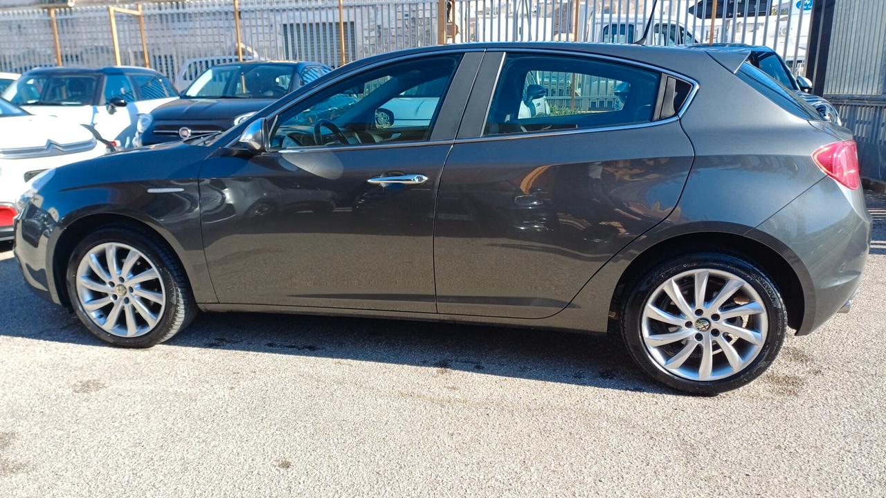 Alfa Romeo Giulietta 1.6 JTDm-2 105 CV Distinctive