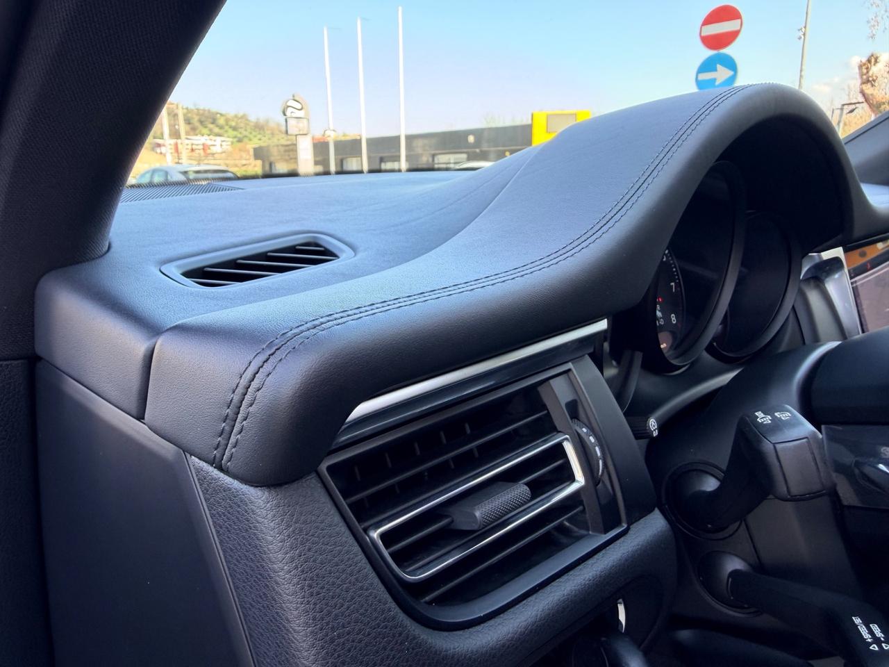 Porsche Macan 2.0 T 265cv open edition con approved