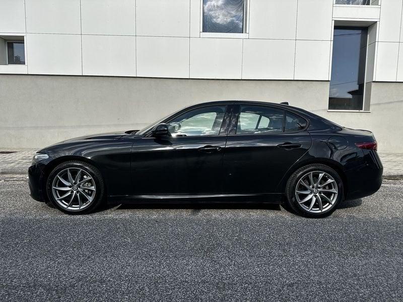 Alfa Romeo Giulia 2.2 Turbo AT8 180CV Super