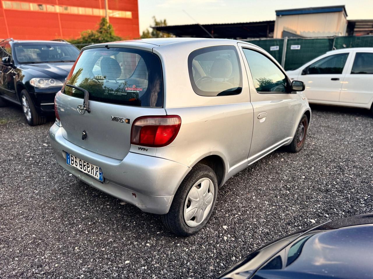 Toyota Yaris 1.0i 3 porte benzina 68cv Neopatentati 2001