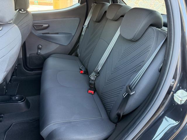 LANCIA Ypsilon HYBRID GOLD+NAVI+SENSORI+5POSTI+LED