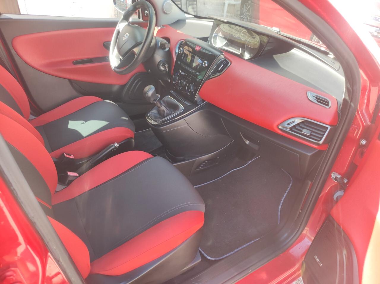 Lancia Ypsilon 1.2 69 CV 5 porte S&S Gold