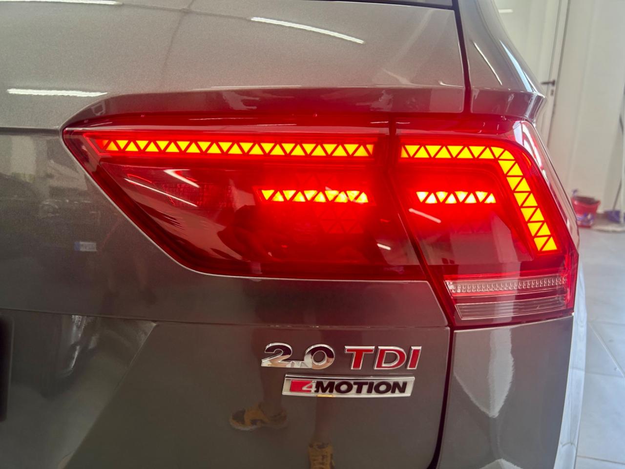 VW Tiguan 2.0 BiTDI DSG 4MOTION R-Line FINANZIABILE