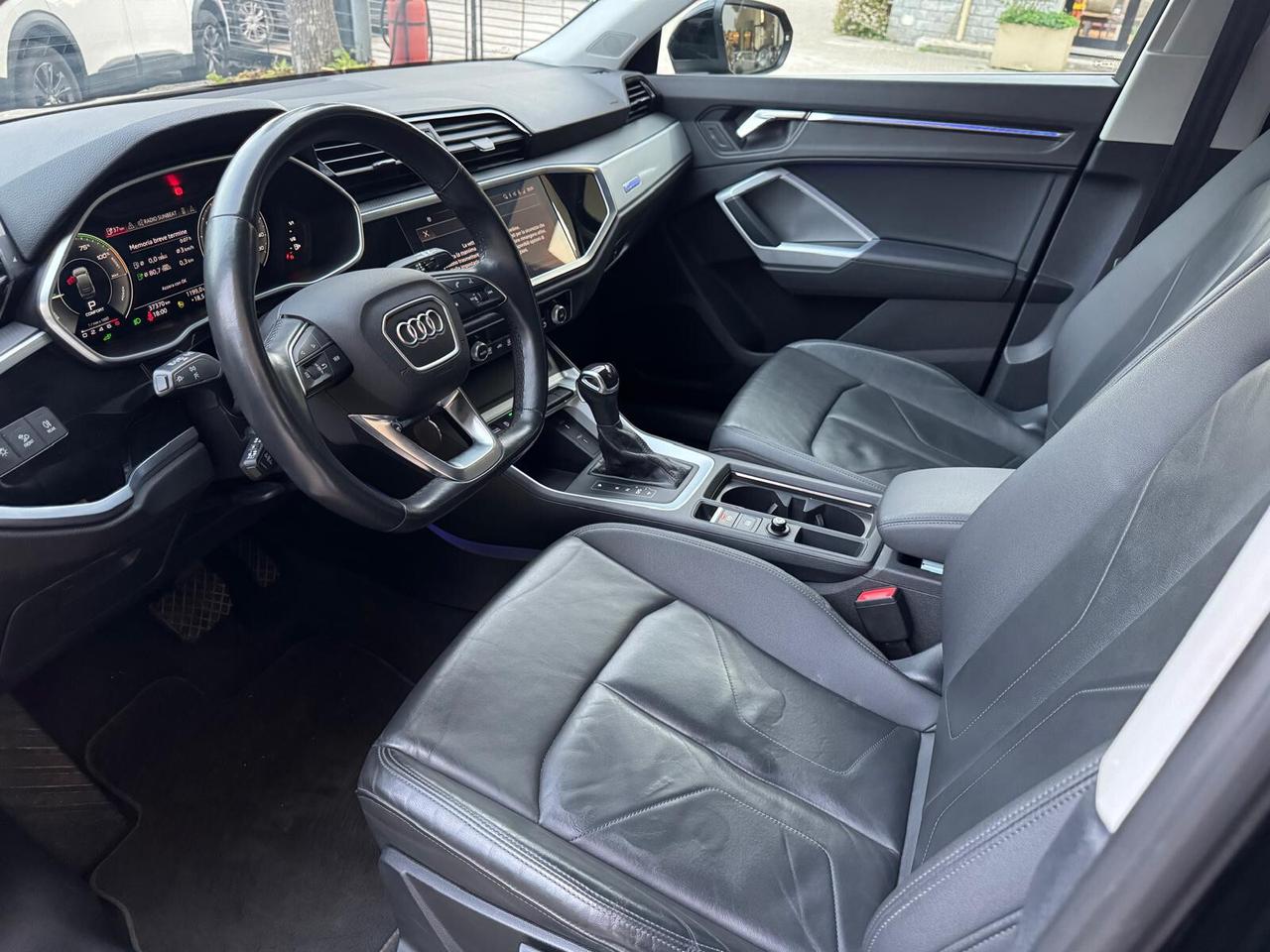 Audi Q3 SPB 45 TFSI e S tronic Business Plus