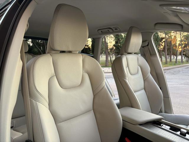 VOLVO XC60 B4 (d) AWD Geartronic Inscription.