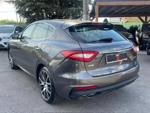 Maserati Levante s q4 430cv