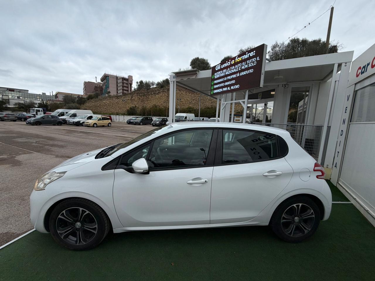 Peugeot 208 1.4 HDi 68 CV 5 porte Allure