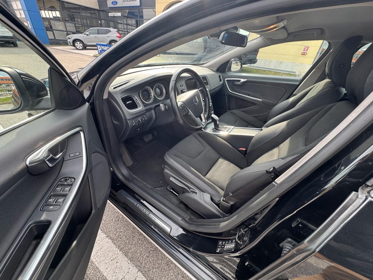 Volvo V60 D3 Geartronic Mom. Dynamic 2.0 TDCi 136CV