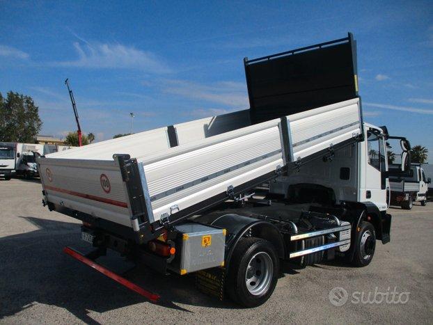 Iveco EUROCARGO 120/25 E5 RIBALTABILE TRILATERALE