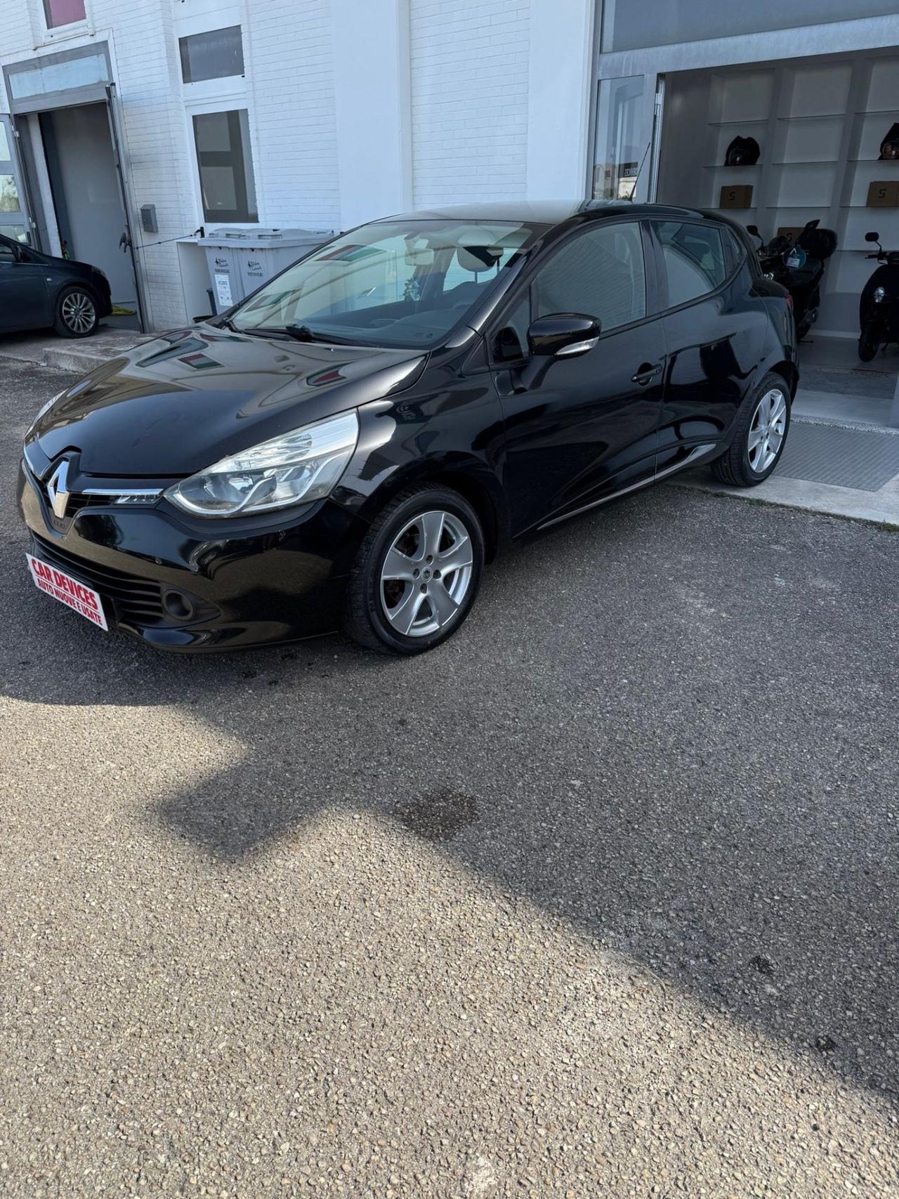 Renault New Clio 1.5 - NEOPATENTATI- UNICO PROPRIETARIO