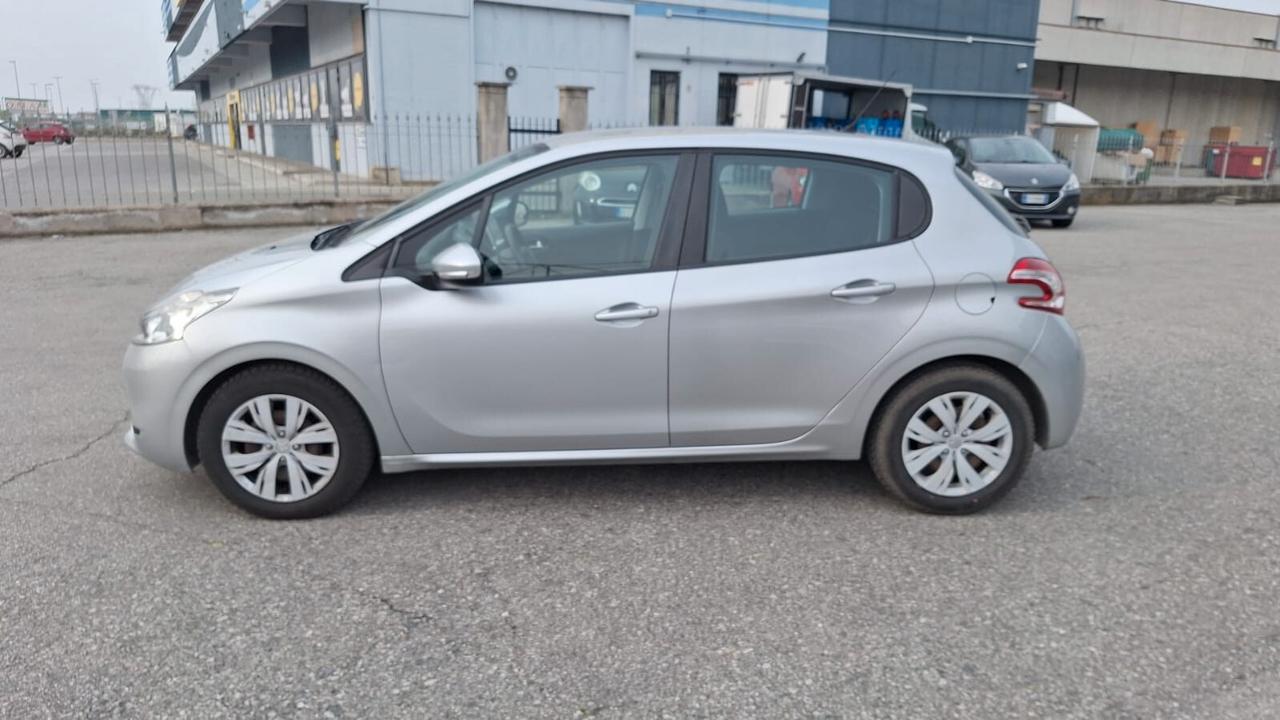 Peugeot 208 1.4 HDi 68 CV 5 porte Access