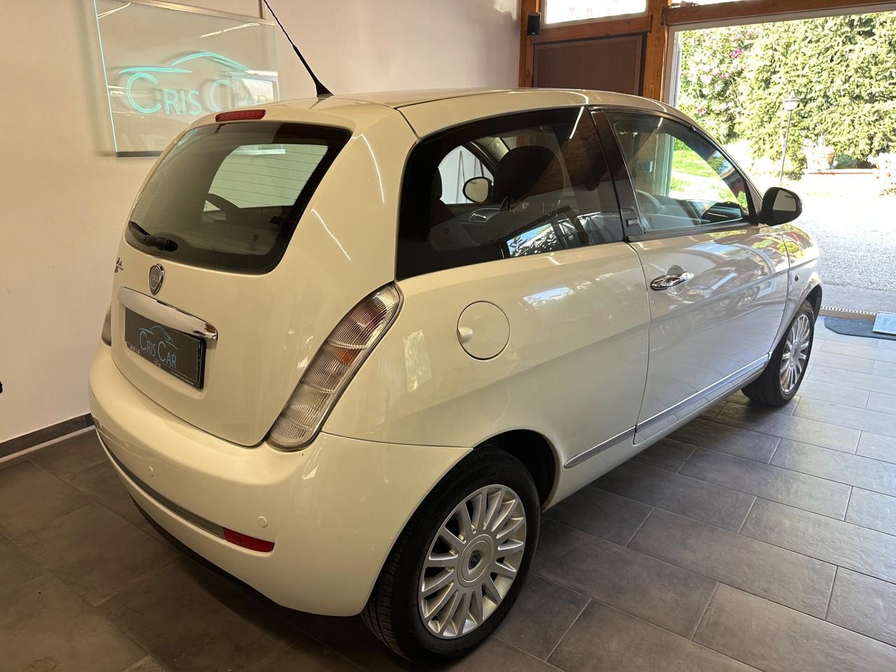 Lancia Ypsilon 1.2 69 CV Unyca distribuzione nuova GARANZIA