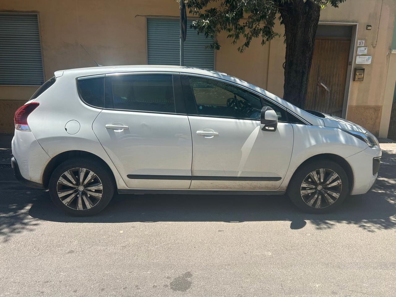 Peugeot 3008 1.6 e-HDi 115 CV ETG6