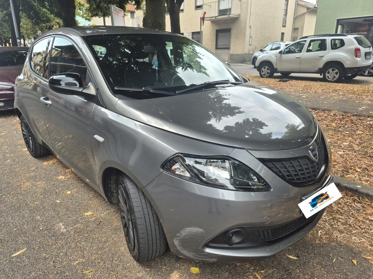 Lancia Ypsilon 1.0 FireFly 5 porte S&S Hybrid Silver