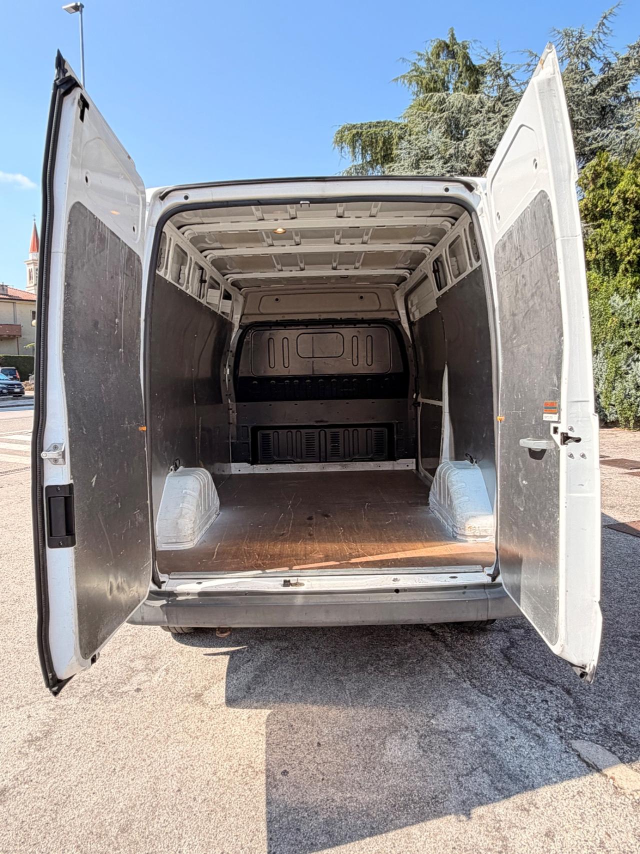 FORD TRANSIT 2.2TDCI 2010 buone condizioni pronto uso