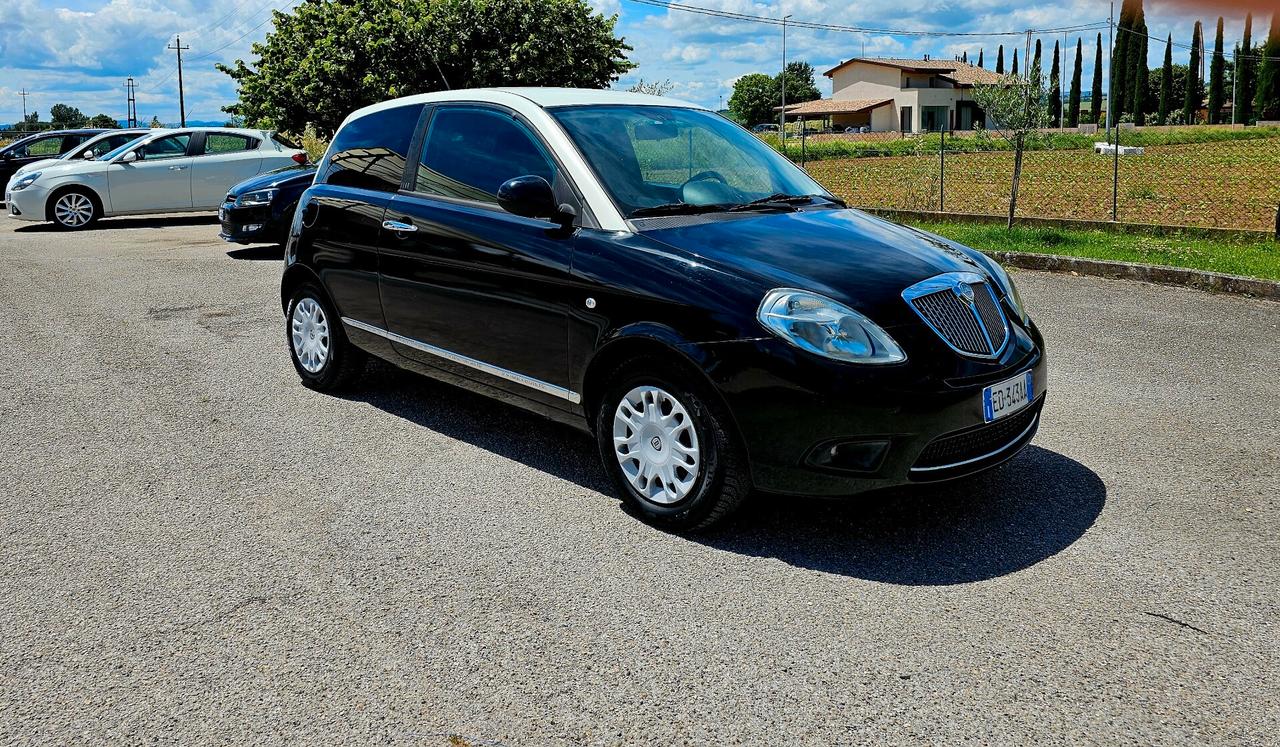 Lancia Ypsilon 1.3 MJT 75 CV Platinum